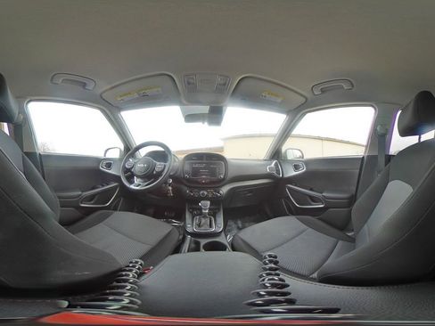 Used 2025 Kia Soul LX w/ LX Technology Package image 41