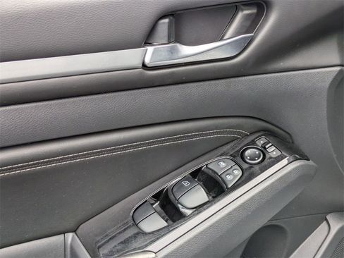 Used 2023 Nissan Altima 2.5 SL image 13