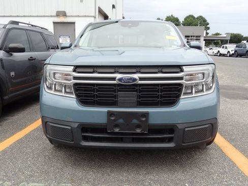 Used 2022 Ford Maverick Lariat w/ Lariat Luxury Package FWD image 2
