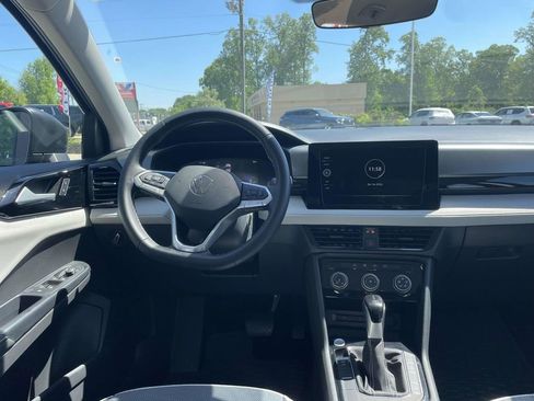 Used 2025 Volkswagen Taos S image 10