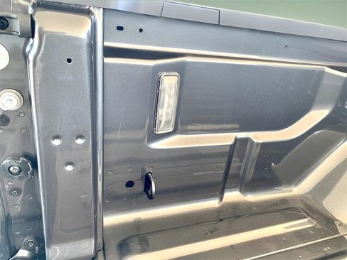 Used 2025 Jeep Gladiator Nighthawk image 20