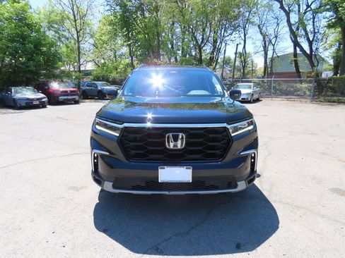 Certified 2023 Honda Pilot Touring image 6