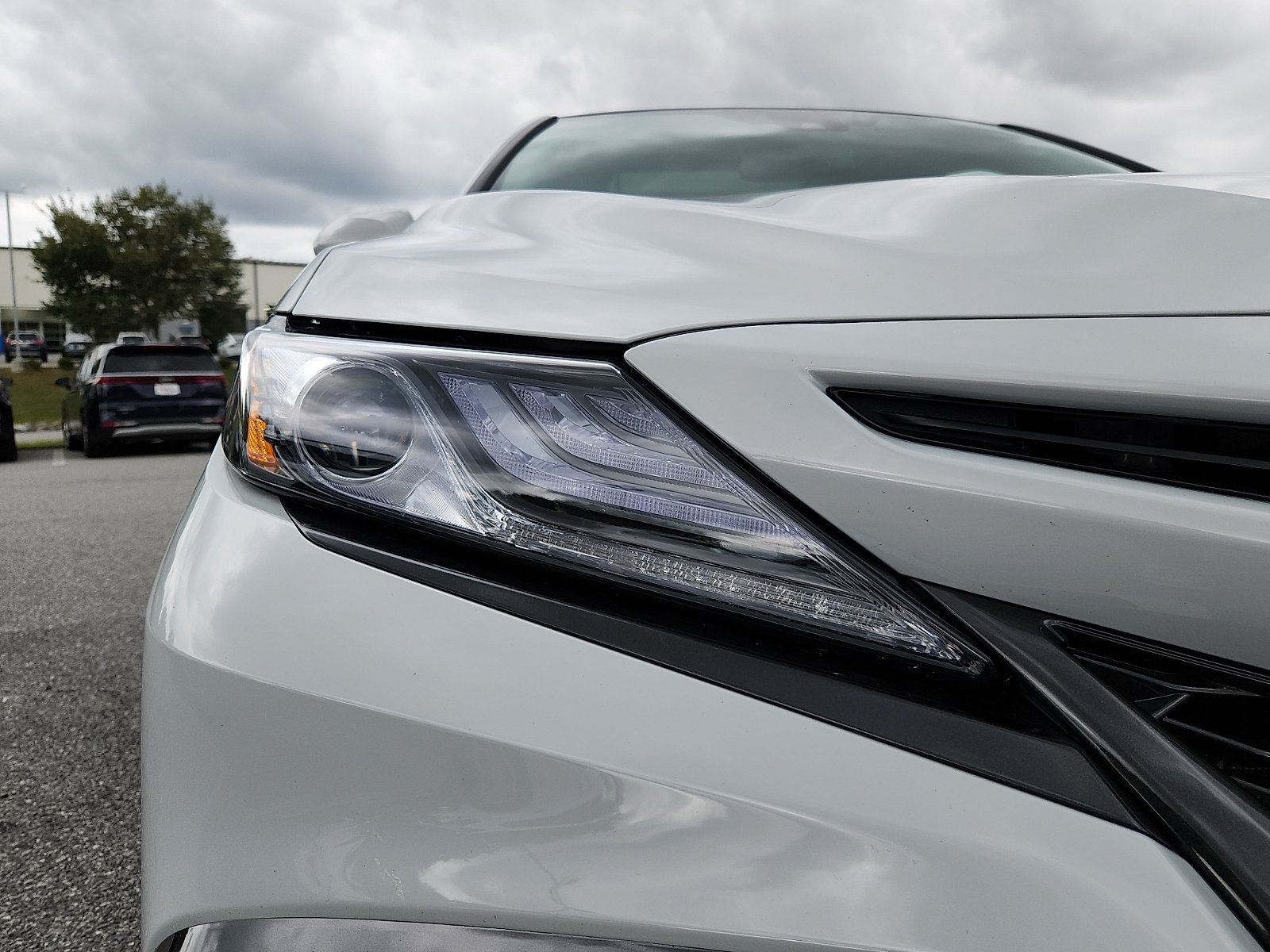 Used 2023 Toyota Camry XSE FWD image 9