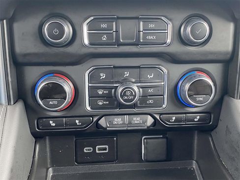 Used 2024 Chevrolet Tahoe LT w/ Luxury Package image 29