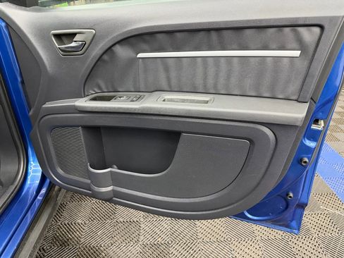 Used 2010 Dodge Journey SXT w/ Flexible Seating Group image 6