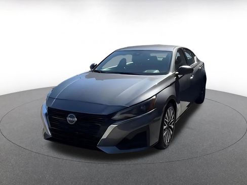 Used 2025 Nissan Altima 2.5 SV image 7