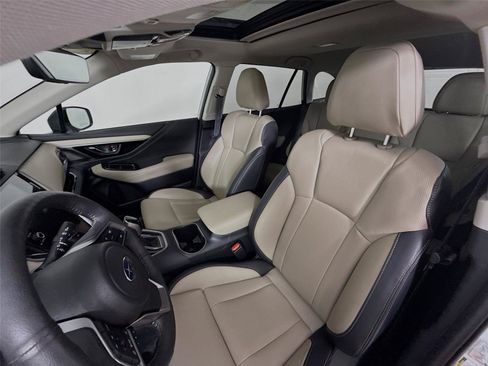 Used 2025 Subaru Outback Limited AWD/4WD image 5