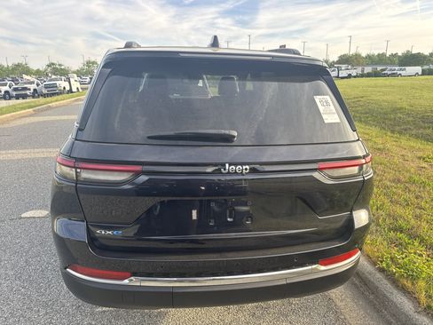 Used 2023 Jeep Grand Cherokee 4WD 4xe image 9