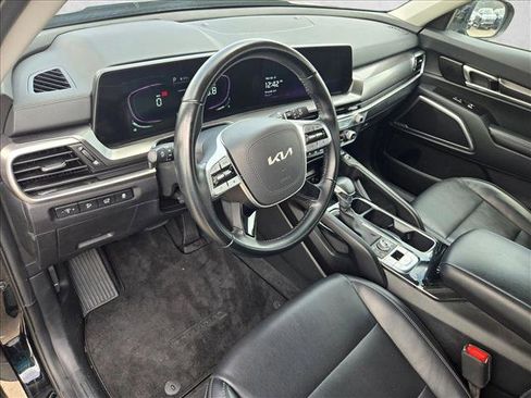 Used 2025 Kia Telluride S image 19