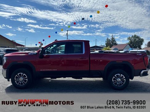 Used 2024 GMC Sierra 2500 SLE AWD/4WD image 4