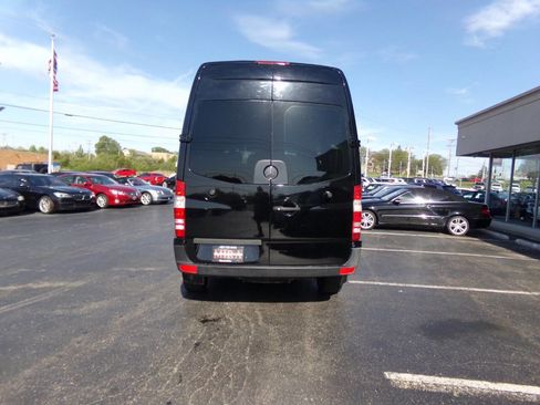 Used 2011 Mercedes-Benz Sprinter 2500 image 9