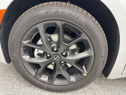 New 2026 Chrysler Pacifica Select image 10