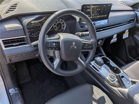 New 2026 Mitsubishi Outlander ES AWD/4WD image 11