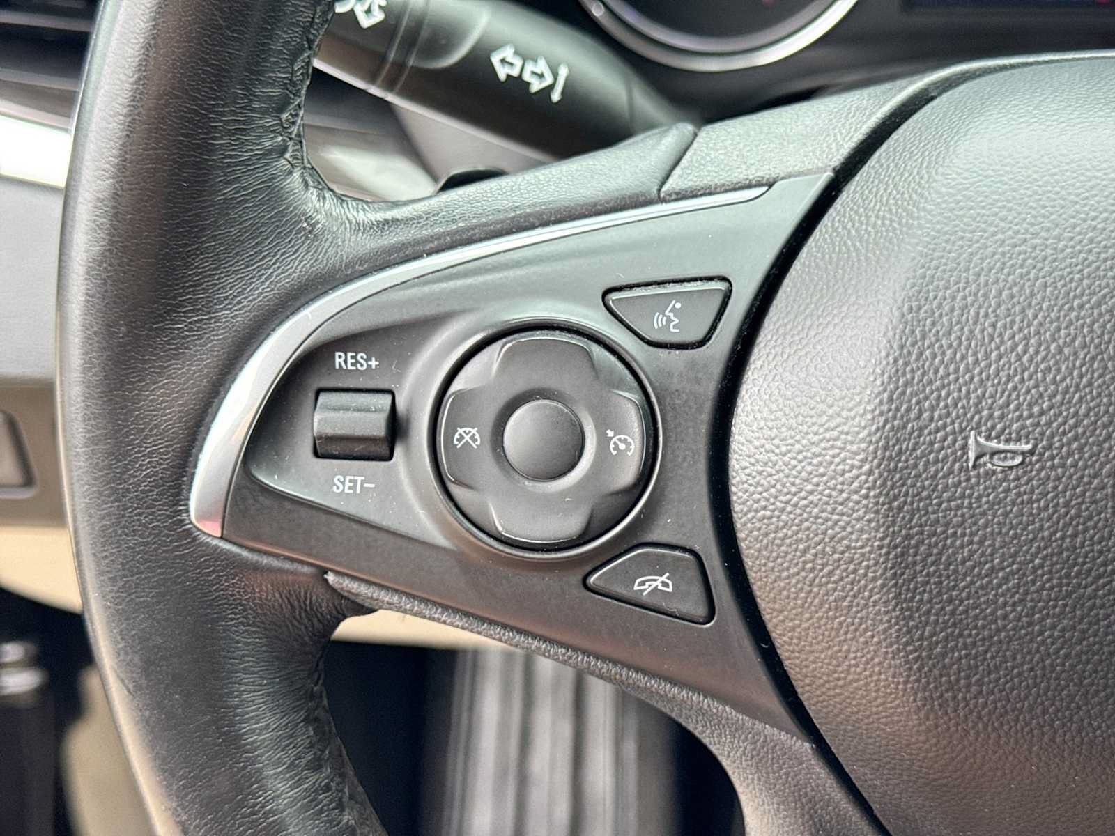 Used 2020 Buick Enclave Essence FWD image 38