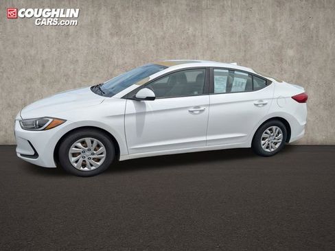 Used 2017 Hyundai Elantra SE FWD image 4