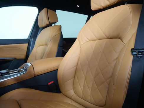 Used 2026 BMW X7 xDrive40i w/ M Sport Package image 11