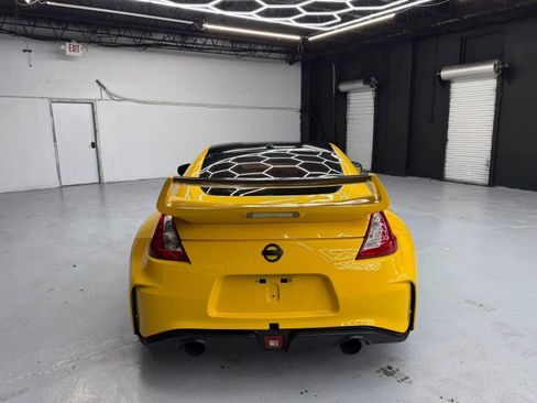 Used 2009 Nissan 370Z Touring w/ Sport Pkg RWD image 5