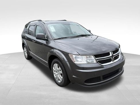 Used 2017 Dodge Journey SE w/ Flexible Seating Group FWD image 11