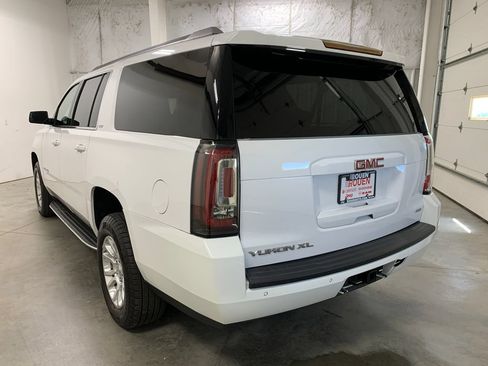 Used 2020 GMC Yukon XL SLT w/ Open Road Package AWD/4WD image 29