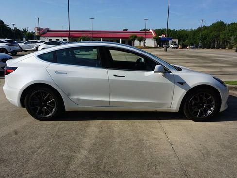 Used 2020 Tesla Model 3 Standard Range Plus RWD image 25