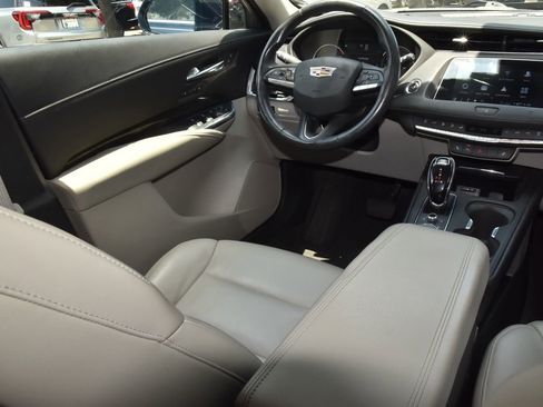 Used 2020 Cadillac XT4 Premium Luxury w/ Cold Weather Package FWD image 15