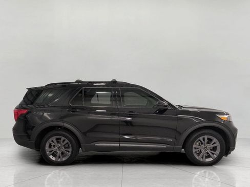 Used 2024 Ford Explorer XLT w/ Equipment Group 202A AWD/4WD image 10