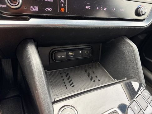 Used 2023 Kia Sportage EX image 29