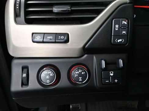 Used 2016 GMC Yukon XL Denali w/ Open Road Package image 34
