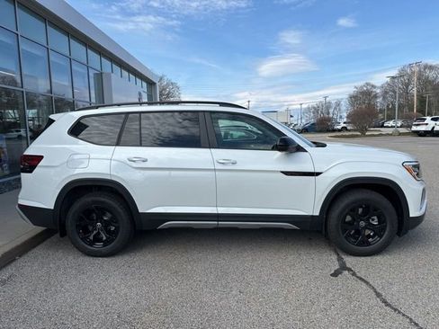 New 2026 Volkswagen Atlas Peak Edition AWD/4WD image 8