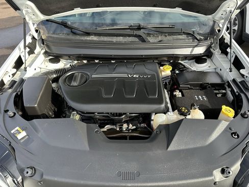 Used 2019 Jeep Cherokee Trailhawk image 10