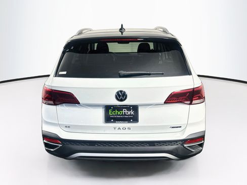 Used 2024 Volkswagen Taos SE AWD/4WD image 7