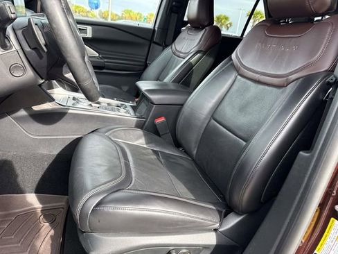 Used 2020 Ford Explorer Platinum w/ Premium Technology Package image 9