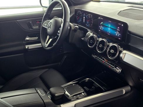 Used 2023 Mercedes-Benz GLB 250 4MATIC image 43