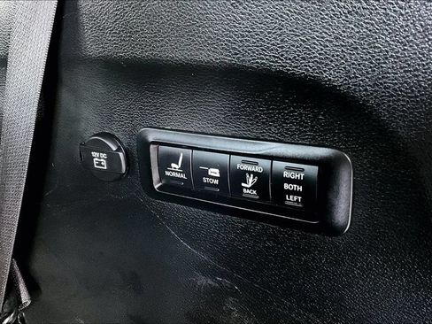 Used 2021 Chrysler Pacifica Limited w/ S Appearance Package AWD/4WD image 25