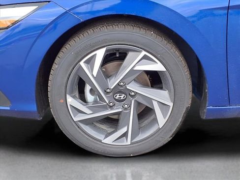 New 2025 Hyundai Elantra Sport image 11