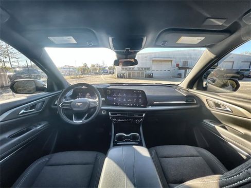 Used 2024 Chevrolet Traverse LS image 20