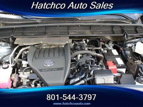 Used 2023 Toyota Highlander LE AWD/4WD image 10