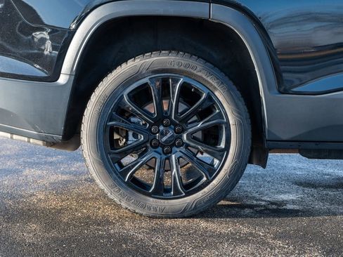 Used 2023 GMC Acadia SLE w/ Driver Convenience Package image 9