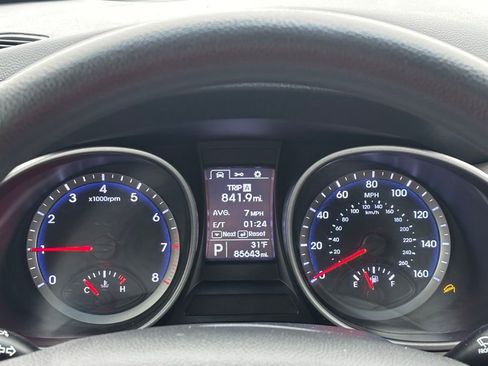 Used 2016 Hyundai Santa Fe SE image 11