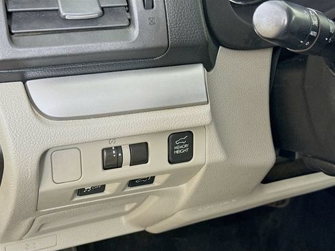 Used 2014 Subaru Forester 2.5i Touring AWD/4WD image 10