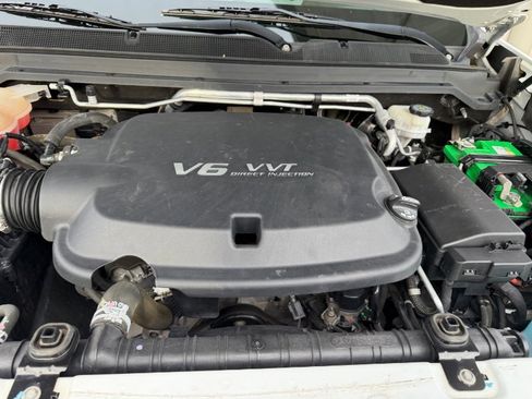 Used 2018 Chevrolet Colorado LT w/ LT Convenience Package image 32