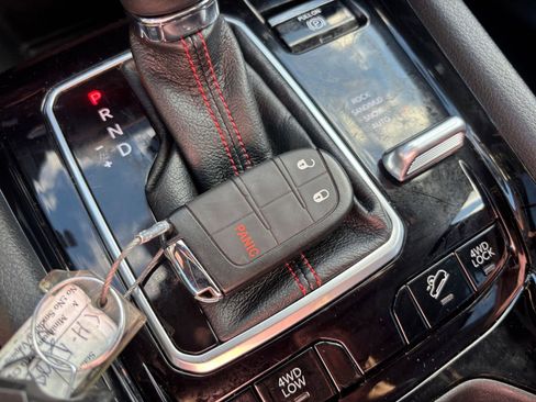 Used 2025 Jeep Compass Trailhawk image 22