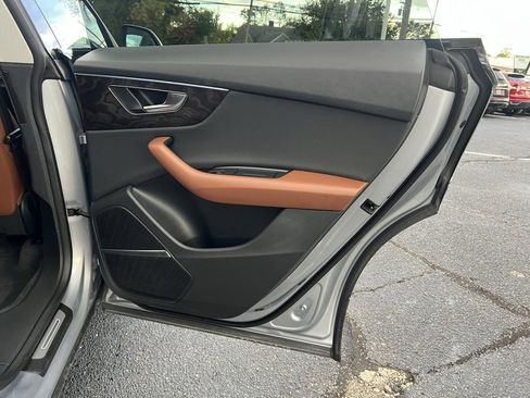 Used 2022 Audi Q8 Premium Plus w/ Premium Plus Package image 31