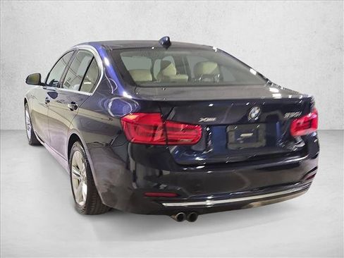 Used 2017 BMW 330i xDrive Sedan AWD/4WD image 7