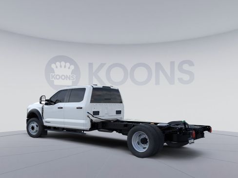 New 2026 Ford F550 4x4 Crew Cab image 5