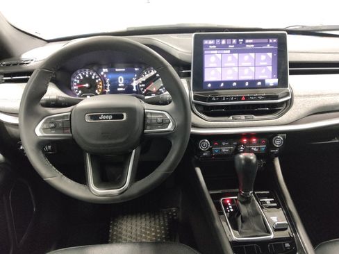 Used 2023 Jeep Compass Latitude AWD/4WD image 22