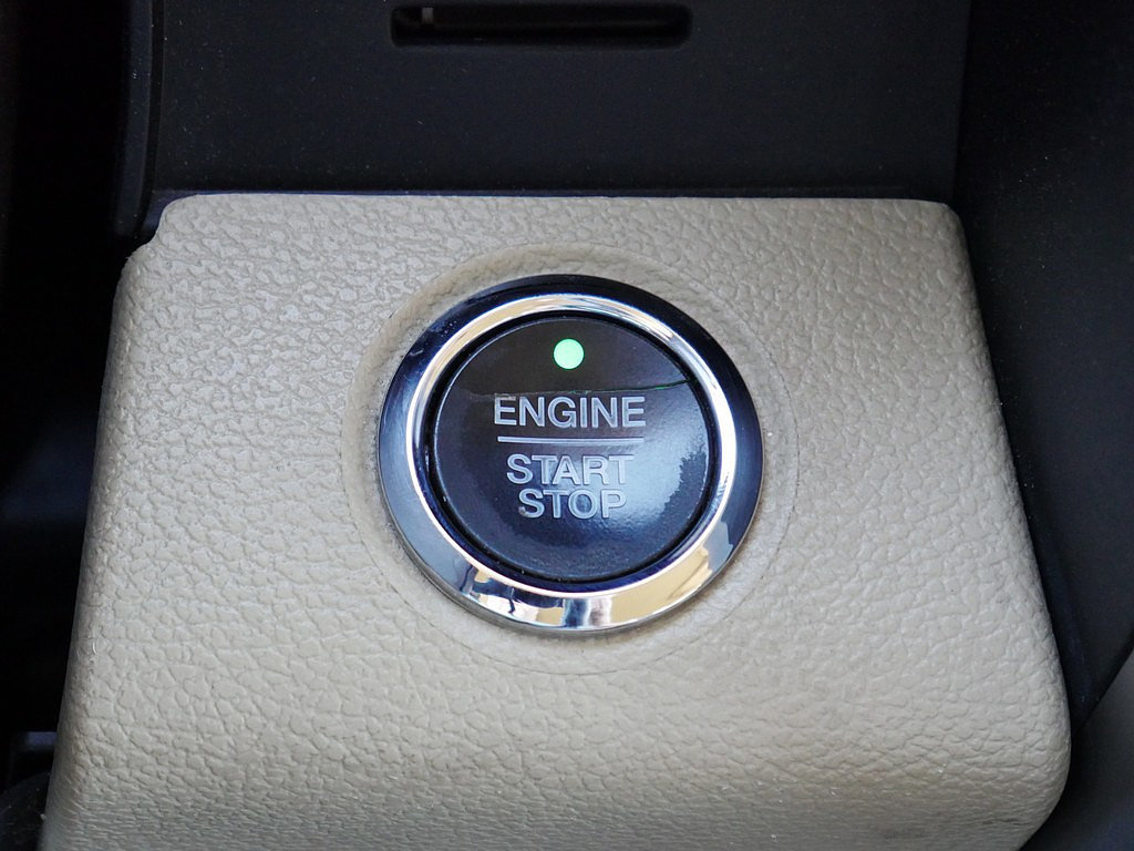 Used 2018 Ford F150 Lariat w/ Equipment Group 502A Luxury AWD/4WD image 38