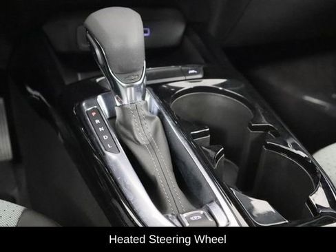 Used 2025 Chevrolet Trax LT w/ LT Convenience Package image 13