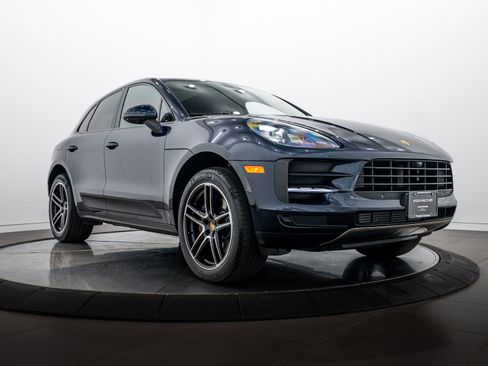 Certified 2021 Porsche Macan AWD/4WD image 9