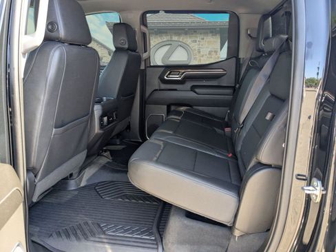 Used 2023 Chevrolet Silverado 1500 LT Trail Boss w/ Convenience Package II image 18